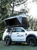 Lucas Creek D-Luxe Aluminium Hard shell tent open on the Lucas Creek Ford Everest - deluxe model with extra comfort and features